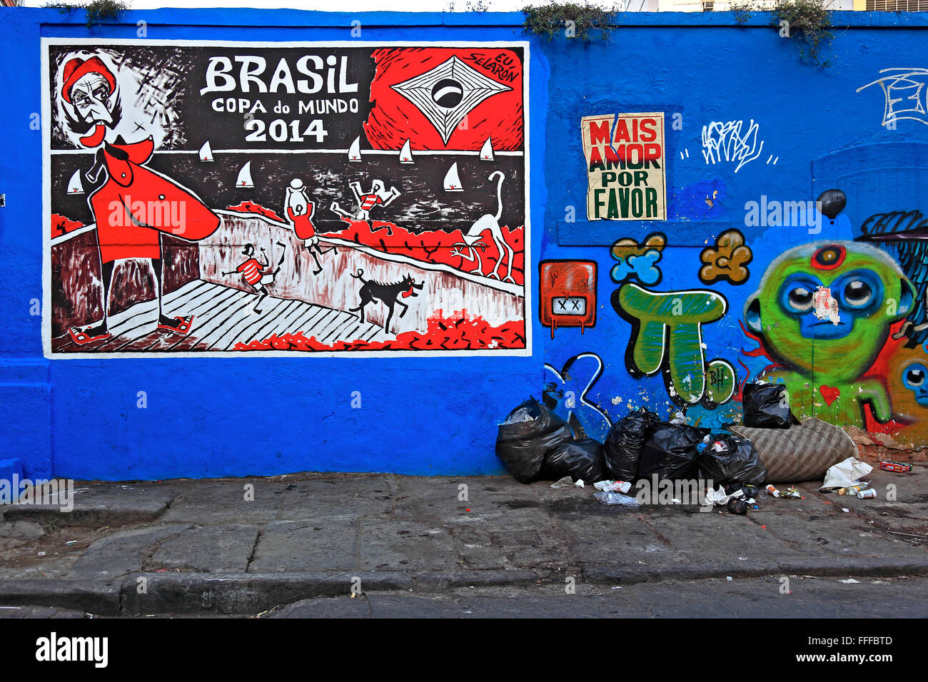 Kritischen Billboard nach der Fußball-Weltmeisterschaft 2014, Rio De Janeiro, Brasilien Stockfoto