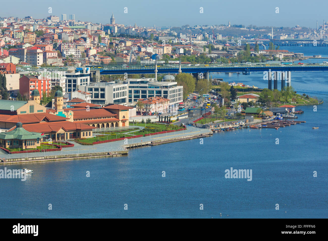Blick auf das Goldene Horn von Pierre Loti Cafe, Eyup, Istanbul, Türkei Stockfoto