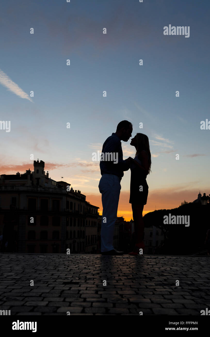 Paar zusammen bei Sonnenuntergang Stockfoto