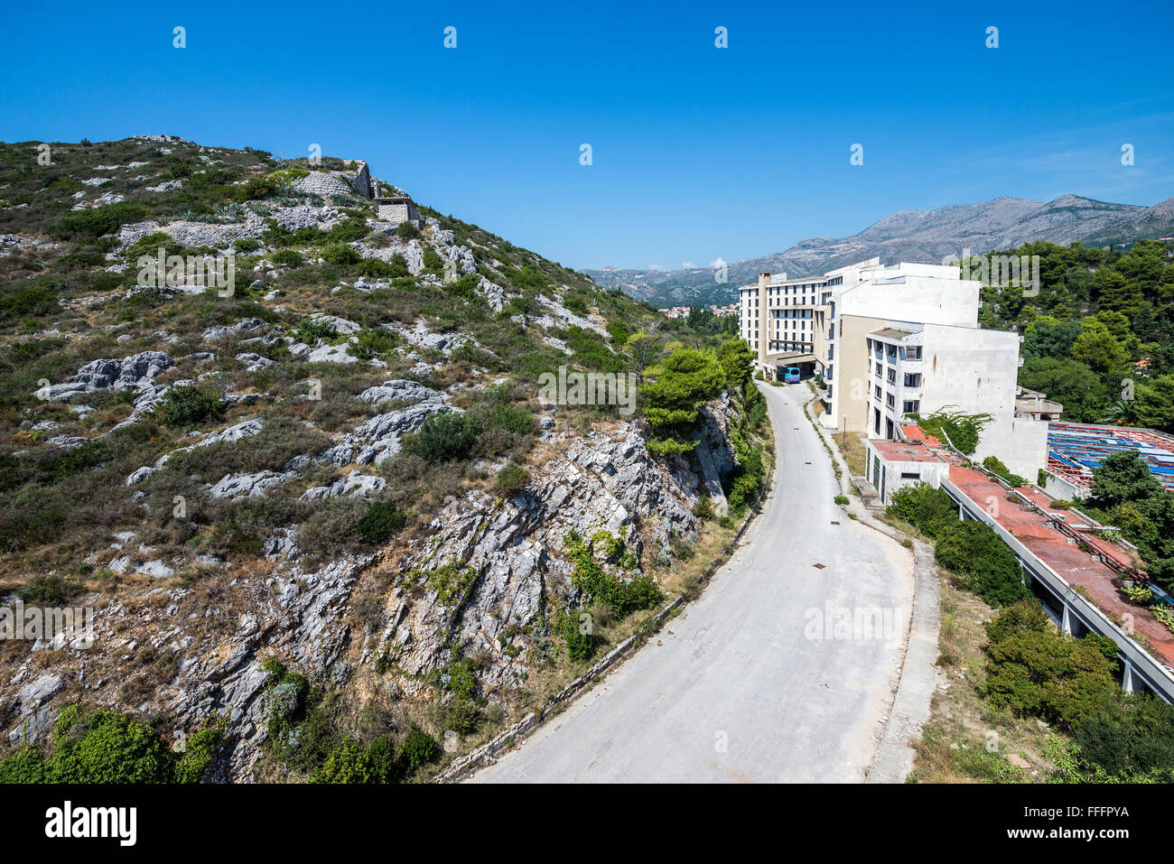 Verlassene Kupari Hotel Kupari Touristenkomplex zerstört während kroatischer Krieg von Unabhängigkeit (1991-1995), Kroatien Stockfoto