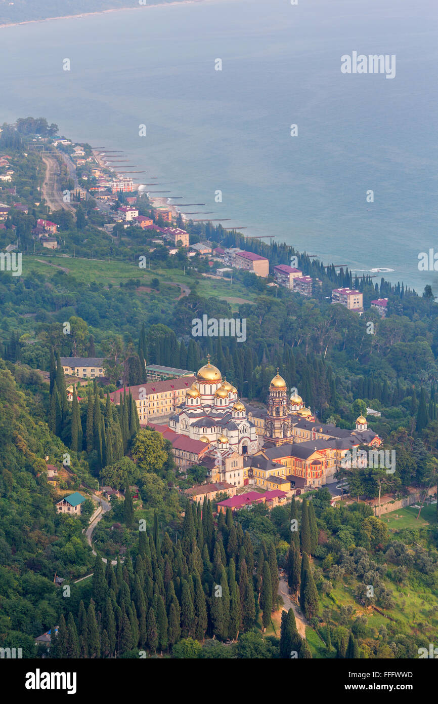 Blick auf neue Athos-Kloster von Anacopia Berg, neue Athos, Abchasien (Georgien) Stockfoto