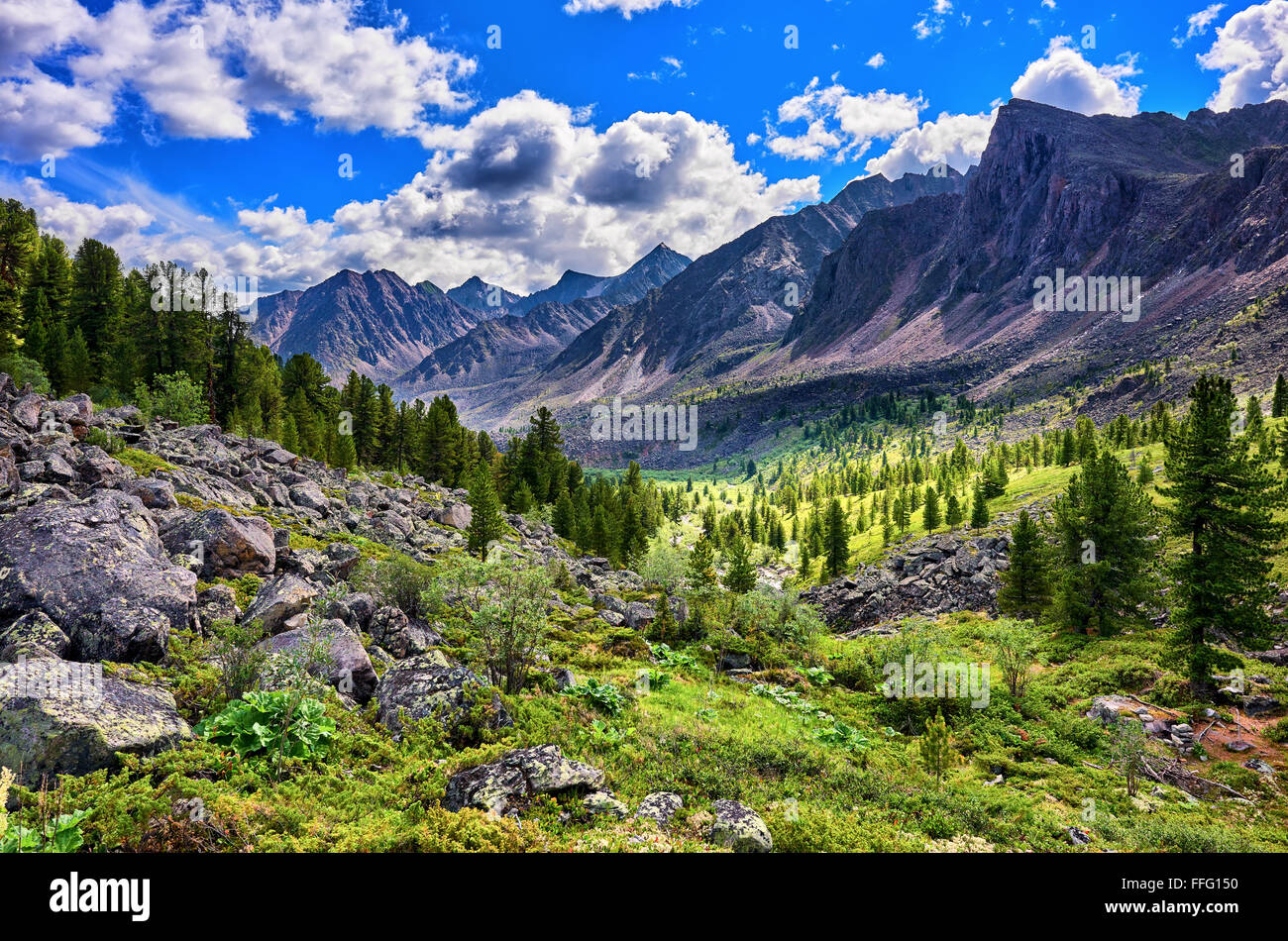 Schöne Berglandschaft in Ostsibirien. Östlichen Sayan. Russland Stockfoto