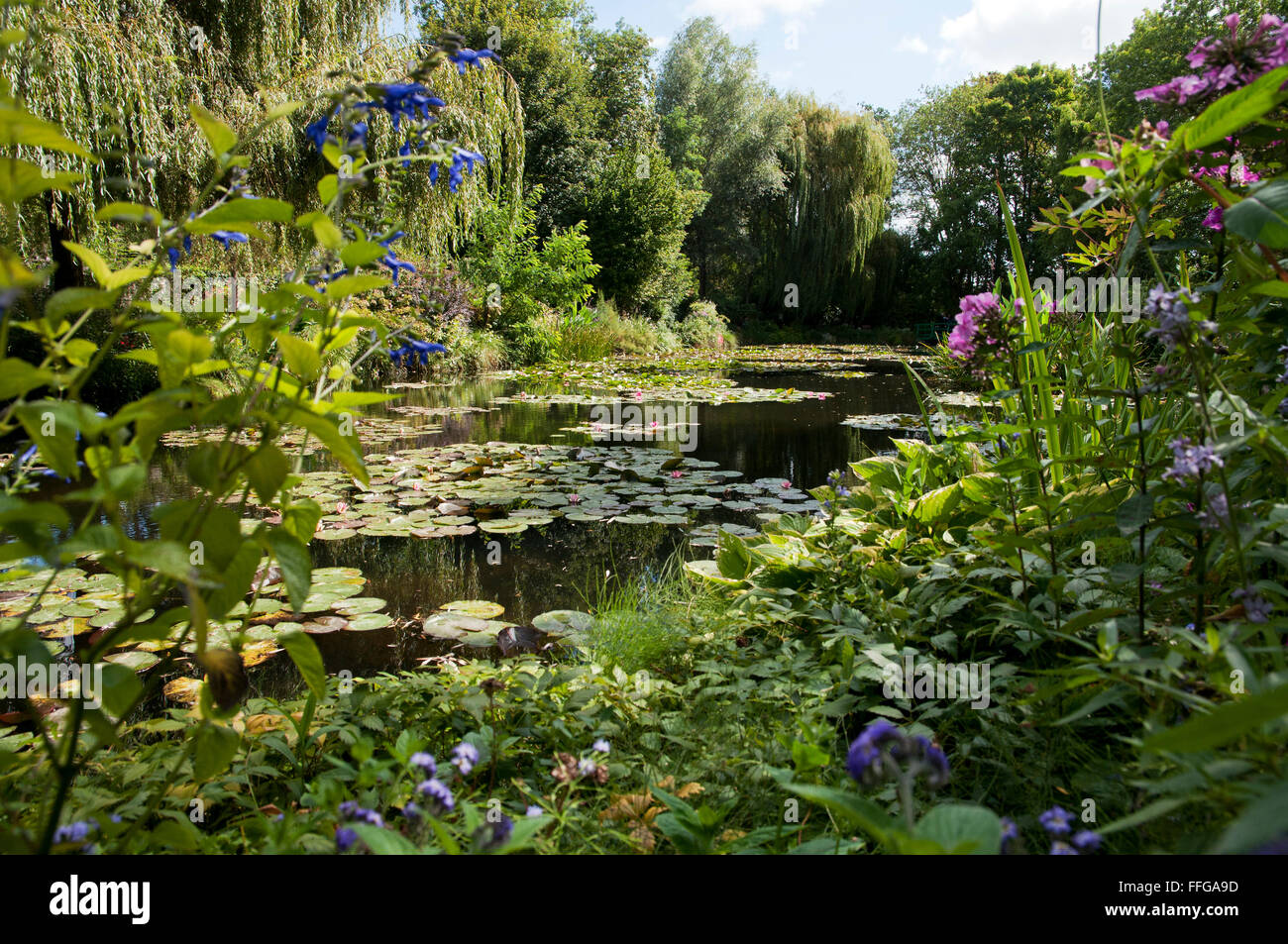 Giverny teich blumengarten Fotos und Bildmaterial in hoher