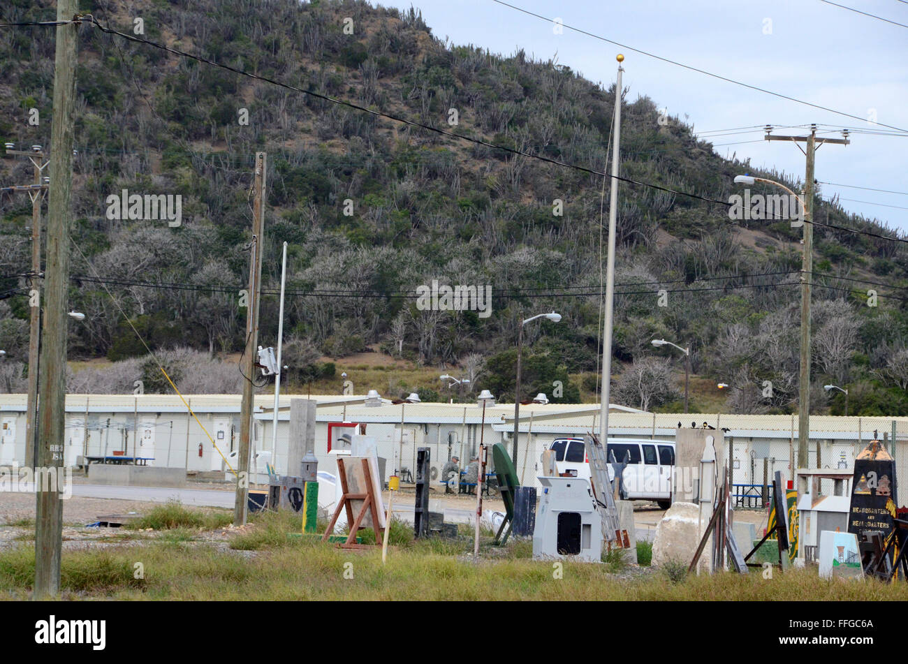 Guantanamo Bay Kuba Gtmo Camp America Friedhof Des Bataillons Abteilung Embleme Die Es Mit Guard Gehause Gedient Haben Stockfotografie Alamy