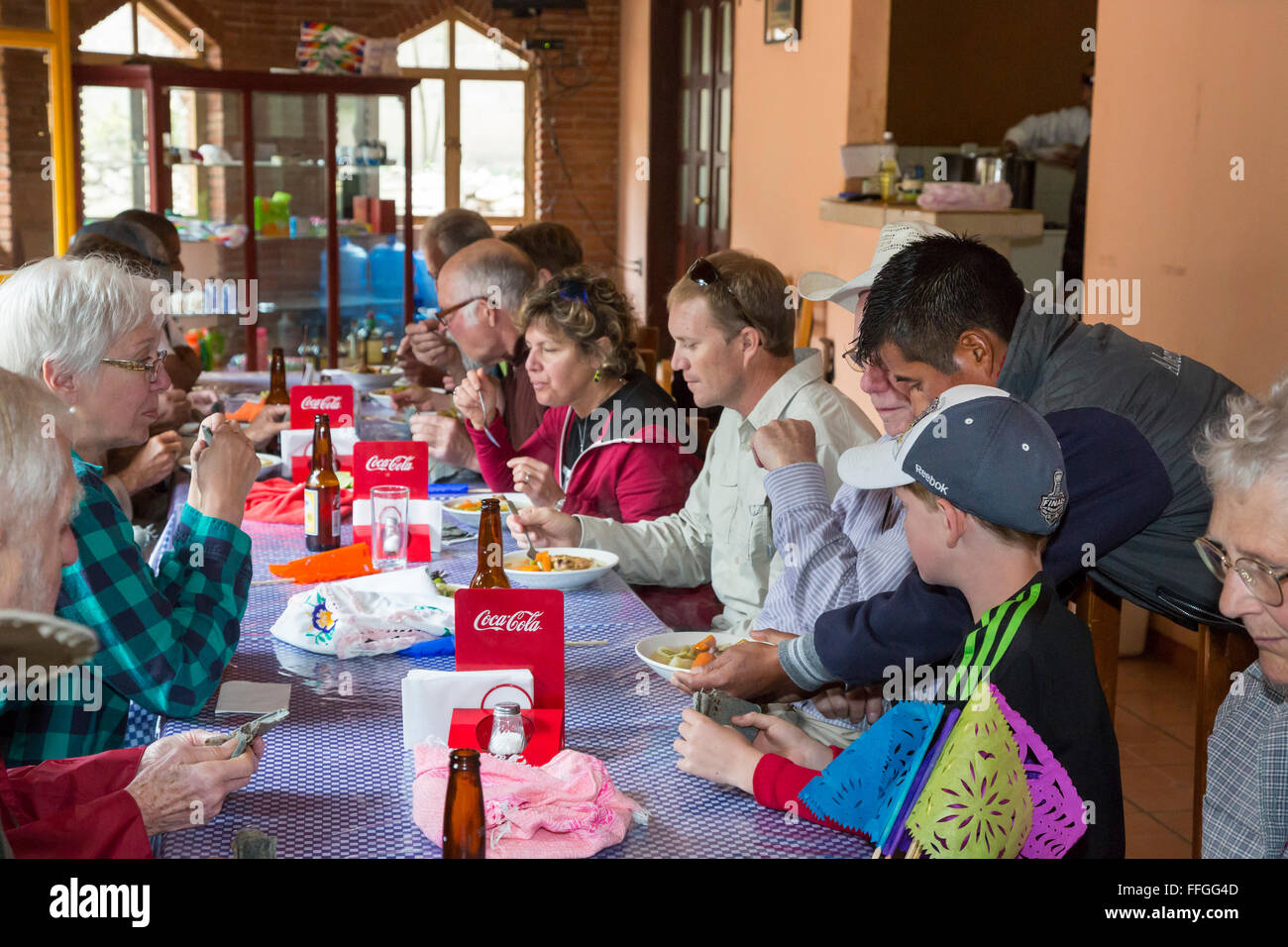 Santiago Apoala, Oaxaca, Mexiko - Touristen Mittagessen im Dorf Apoala, ein kleines Bergdorf. Stockfoto