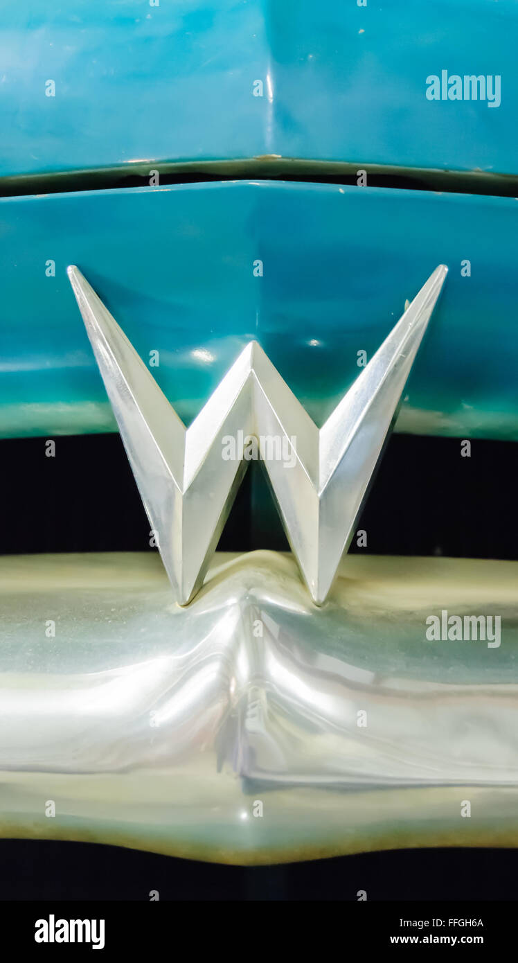 Vintage Chrom W Logo auf Oldtimer Stockfoto