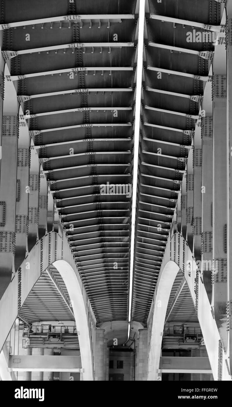 Eisenkonstruktion der Brücke fotografiert hautnah Stockfoto