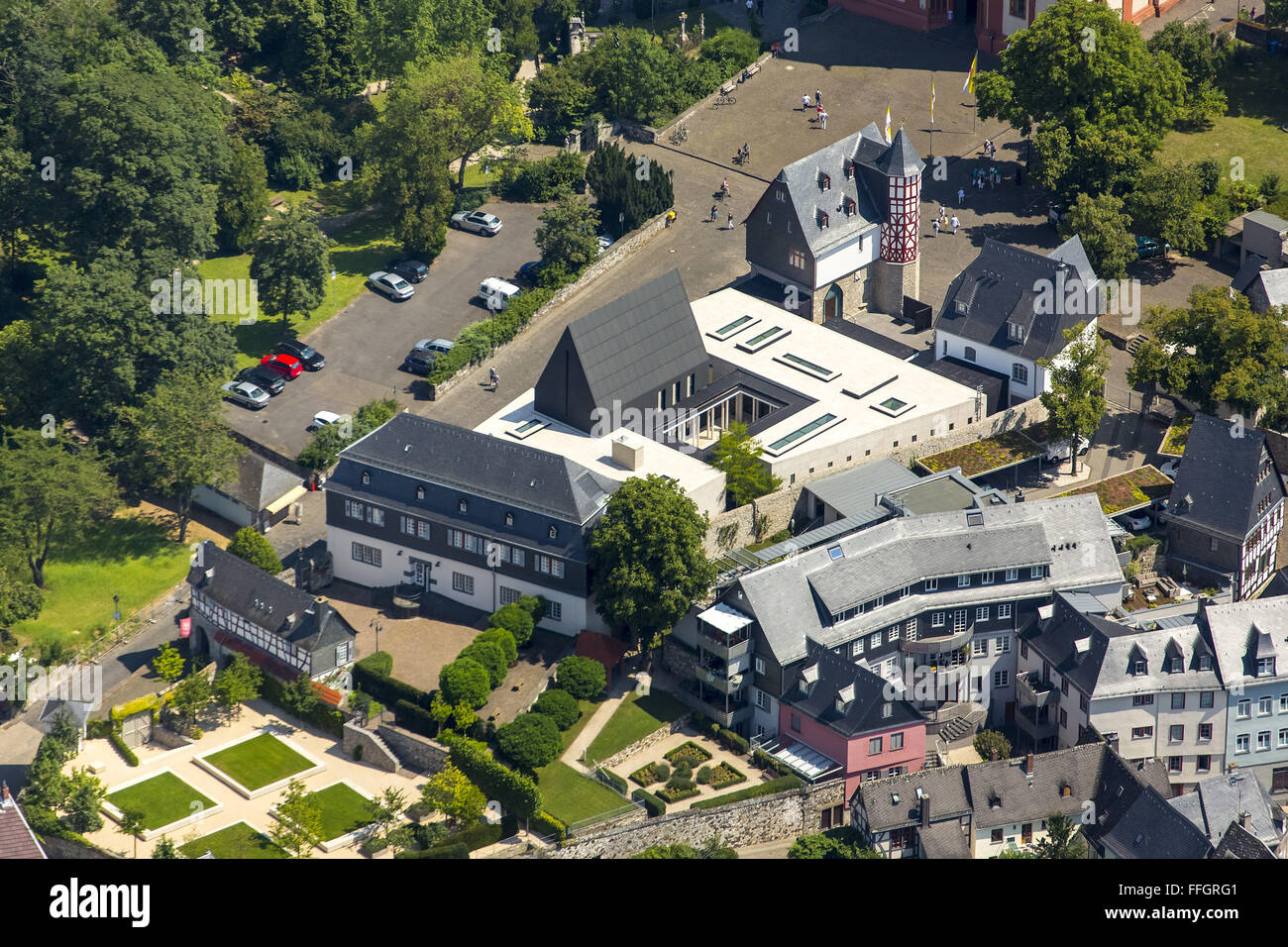 Luftaufnahme, gesehen, das prächtige Gebäude und der Garten der Garten