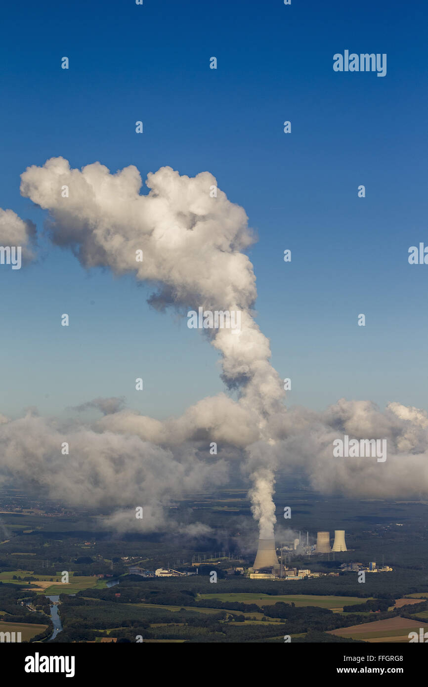 Luftbild, Lingen Atomkraftwerk, Kernkraftwerk Lingen mit Wolken kreuzförmigen, KKW Lingen, Kühlturm, Lingen Stockfoto