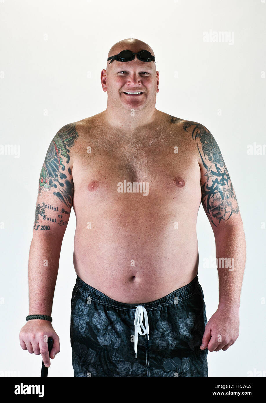 Name: Techn. Sgt. Keith Sekora Alter: 42 Heimatstadt: Baltimore, MD.  Wohnort: Issaquah, Washington  Jahre im Dienst: 16 Schädigung/Behinderung: verletzt Hals von improvisierten Sprengsatz in Afghanistan Sport/Sport: schwimmen, Volleyball, schießen, Radfahren und Rollstuhl Basketball sitzen was Krieger Spiele bedeuten für Sie?  Es bringt mich um andere Krieger Spiele-Athleten und lässt mich wissen, dass meine Behinderung noch normal ist. Ich kann immer noch aktiv sein.   Was motiviert Sie für das Team der Air Force Warrior Spiele ausprobieren? Ich wollte zu schieben Stockfoto