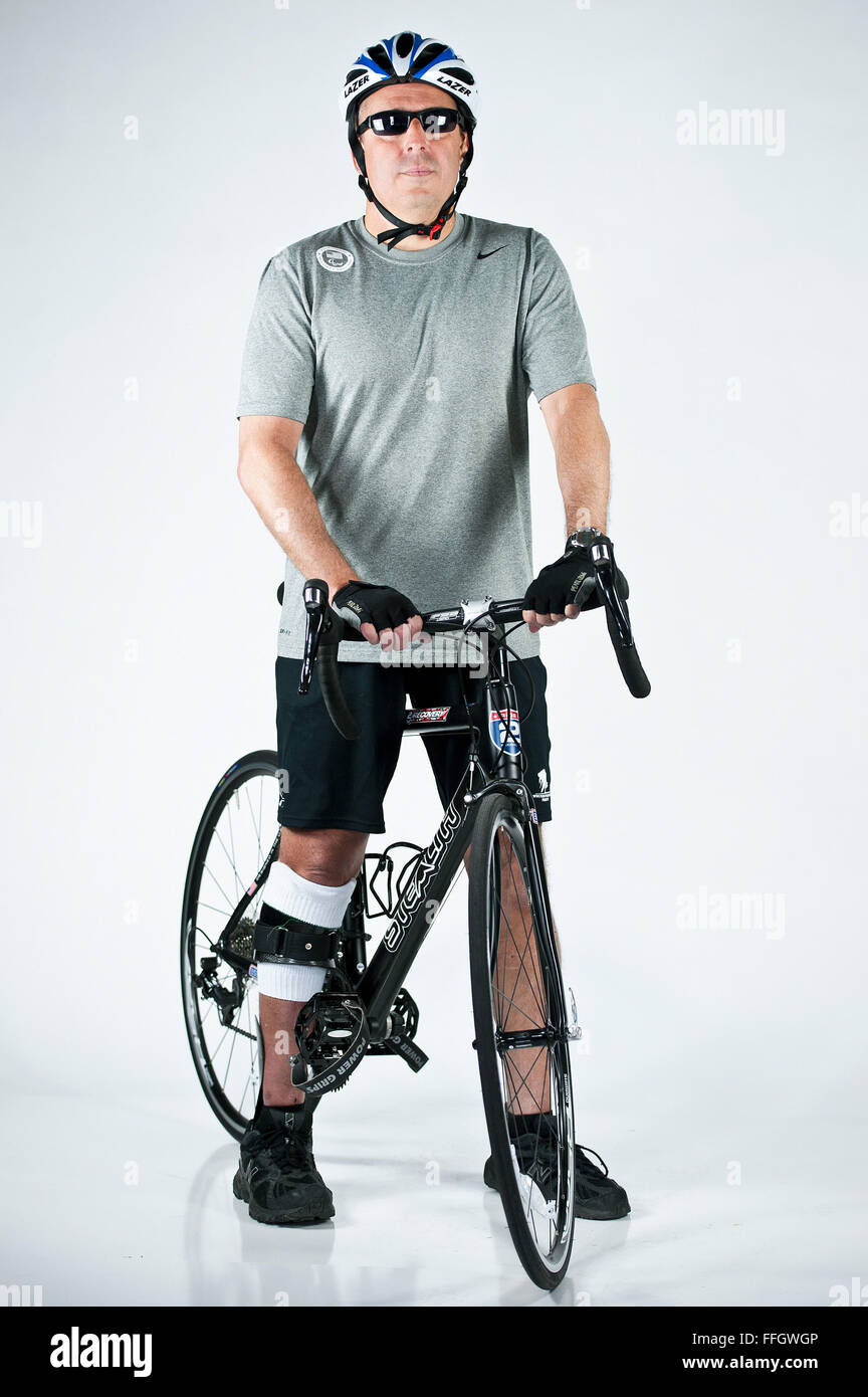 Name: Gregg Rich Rank als Rentner/getrennt: Major (Aktivaufgabe) Alter: 47 Heimatstadt: Coconut Creek, Florida  Wohnort: Bonaire, Ga.  Jahre im Dienst: 29 Schädigung/Behinderung: Fused rechten Knöchel und niedriger Sport/Sport zurück: Rollstuhl-Basketball, Volleyball und Leichtathletik zu sitzen Stockfoto