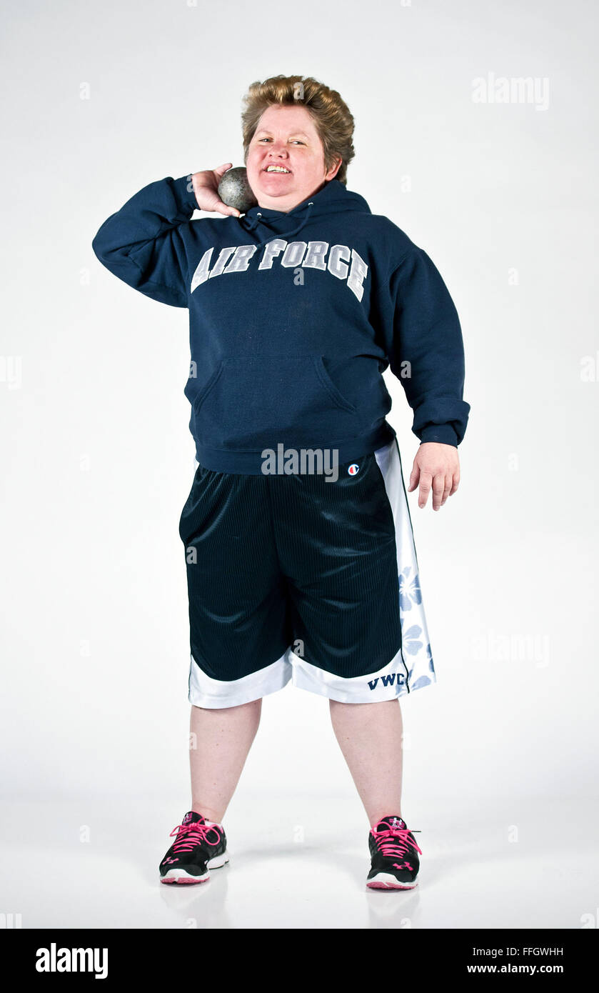 Name: Kim Bradshaw Rank als Rentner/getrennt: MSgt.  Alter: 48 Heimatstadt: Spokane, Washington  Wohnort: Yorktown, Virginia.  Jahre im Dienst: 20 Schädigung/Behinderung: obstruktive Lungenerkrankung und chronische Müdigkeit Sport/Sport: verfolgen und was tun die Krieger Spiele für Sie bedeuten?  Dies ist meine dritte Krieger Spiele. Es ist eine gute Zeit, wieder mit Air Force Menschen. Sie fühle mich normal, denn jeder hat entweder eine Verletzung oder eine Krankheit. Es gibt hier tolle Kameradschaft.  Was motiviert Sie zum ausprobieren für die Air Force Warrior Spiele Tee Stockfoto