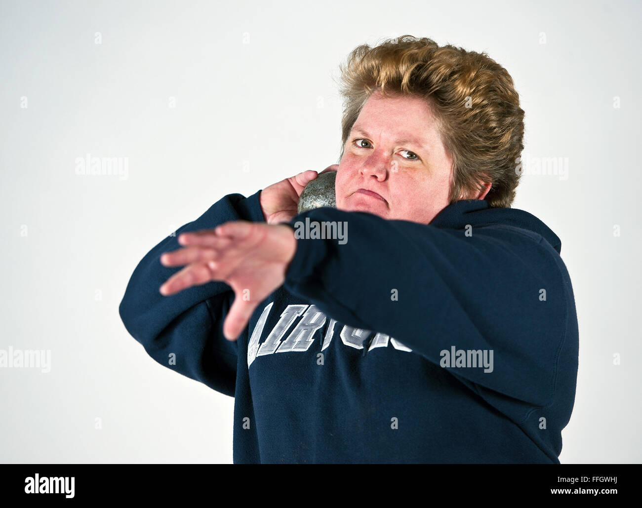 Name: Kim Bradshaw Rank als Rentner/getrennt: MSgt.  Alter: 48 Heimatstadt: Spokane, Washington  Wohnort: Yorktown, Virginia.  Jahre im Dienst: 20 Schädigung/Behinderung: obstruktive Lungenerkrankung und chronische Müdigkeit Sport/Sport: verfolgen und was tun die Krieger Spiele für Sie bedeuten?  Dies ist meine dritte Krieger Spiele. Es ist eine gute Zeit, wieder mit Air Force Menschen. Sie fühle mich normal, denn jeder hat entweder eine Verletzung oder eine Krankheit. Es gibt hier tolle Kameradschaft.  Was motiviert Sie zum ausprobieren für die Air Force Warrior Spiele Tee Stockfoto