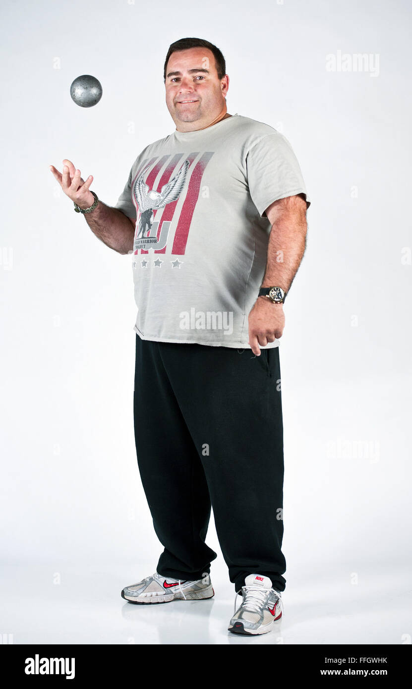 Name: George Stiltner Rank als Rentner/getrennt: Senior Master Sergeant Alter: 42 Heimatstadt: Columbus, Ohio Aktueller Wohnort: Wilburton, Okla.  Jahre im Dienst: 21 Schädigung/Behinderung: posttraumatische Belastungsstörung Sport/Sport: Bogenschießen und Leichtathletik was bedeuten Sie den Krieger spielen?  Ich war auf der Suche nach einer Möglichkeit, aus dem Trott zu kommen habe ich in. Mein Therapeut und ich dachte, es wäre gut für mich. Bisher hat es erstaunlich gewesen.  Was motiviert Sie für das Team der Air Force Warrior Spiele ausprobieren? Ich habe mich abschalten fr Stockfoto