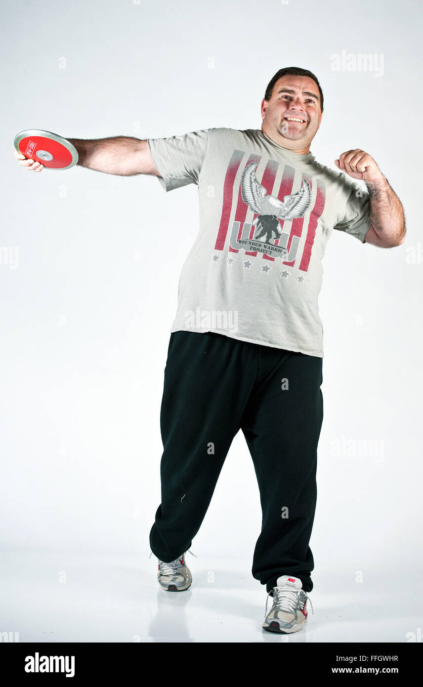 Name: George Stiltner Rank als Rentner/getrennt: Senior Master Sergeant Alter: 42 Heimatstadt: Columbus, Ohio Aktueller Wohnort: Wilburton, Okla.  Jahre im Dienst: 21 Schädigung/Behinderung: posttraumatische Belastungsstörung Sport/Sport: Bogenschießen und Leichtathletik was bedeuten Sie den Krieger spielen?  Ich war auf der Suche nach einer Möglichkeit, aus dem Trott zu kommen habe ich in. Mein Therapeut und ich dachte, es wäre gut für mich. Bisher hat es erstaunlich gewesen.  Was motiviert Sie für das Team der Air Force Warrior Spiele ausprobieren? Ich habe mich abschalten fr Stockfoto