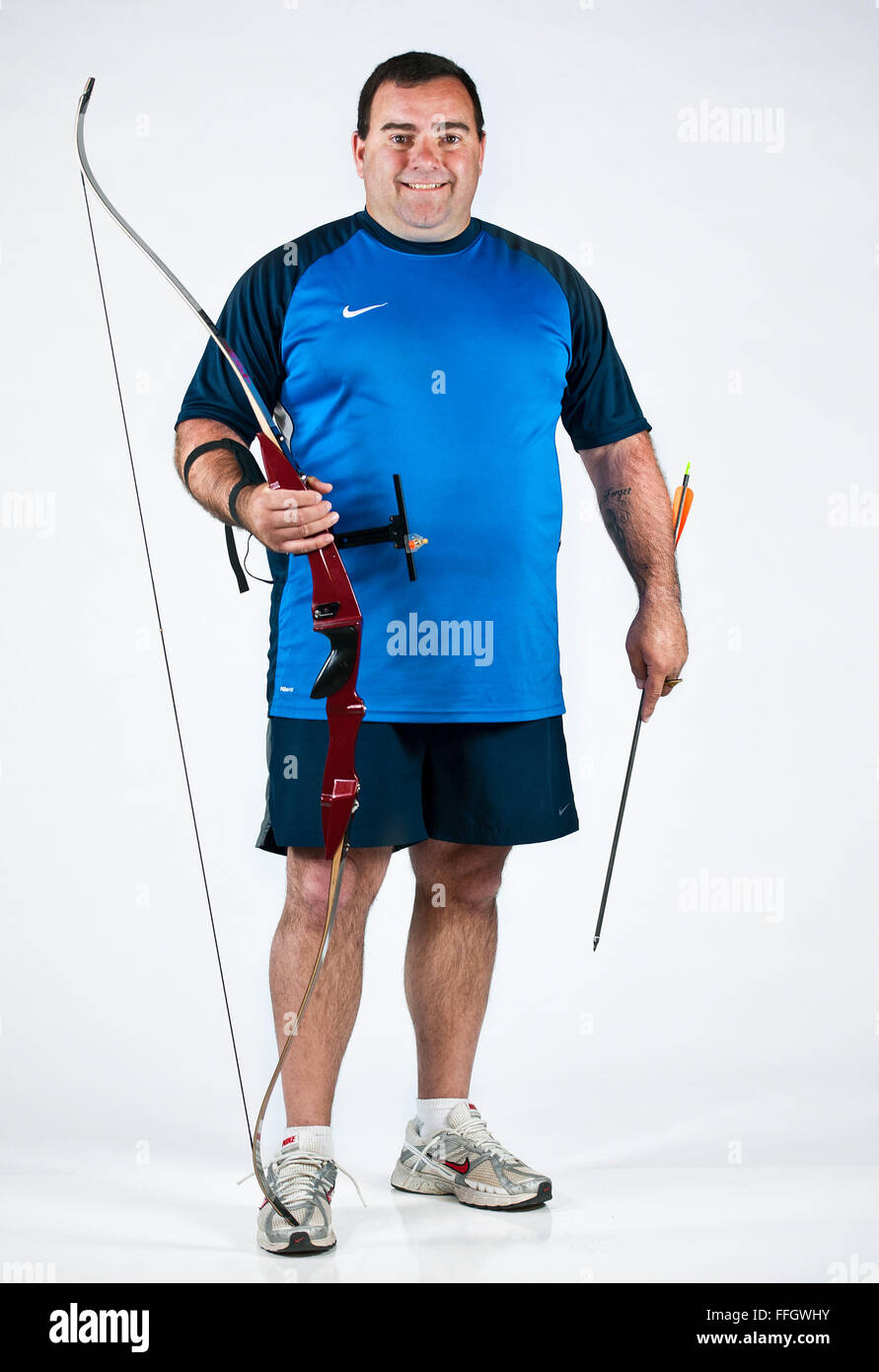 Name: George Stiltner Rank als Rentner/getrennt: Senior Master Sergeant Alter: 42 Heimatstadt: Columbus, Ohio Aktueller Wohnort: Wilburton, Okla.  Jahre im Dienst: 21 Schädigung/Behinderung: posttraumatische Belastungsstörung Sport/Sport: Bogenschießen und Leichtathletik was bedeuten Sie den Krieger spielen?  Ich war auf der Suche nach einer Möglichkeit, aus dem Trott zu kommen habe ich in. Mein Therapeut und ich dachte, es wäre gut für mich. Bisher hat es erstaunlich gewesen.  Was motiviert Sie für das Team der Air Force Warrior Spiele ausprobieren? Ich habe mich abschalten fr Stockfoto