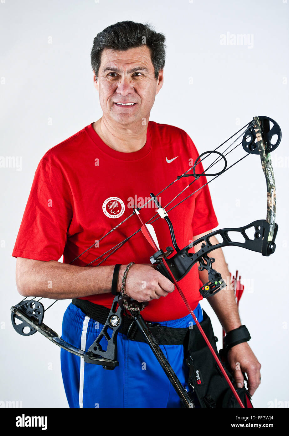 Name: Noel Sepulveda Rang als Rentner/getrennt: Senior Master Sergeant Alter: 62 Heimatstadt: Groveland, Florida  Wohnort: Severn, MD.  Jahre im Dienst: 39 Schädigung/Behinderung: posttraumatische Belastungsstörung, Schädel-Hirn-Verletzungen, Verletzungen des Rückenmarks und Schäden der Rotatorenmanschette.  Sport/Sport: Bogenschießen, schießen und sitzen Volleyball was Krieger Spiele bedeuten für Sie?  Dies ist meine dritte Krieger Spiele. Vor der ersten war ich ziemlich schlecht geht, weil mein Schädel-Hirn-Verletzungen und PTSD war wirklich schlecht. Ich war absolut dabei Stockfoto