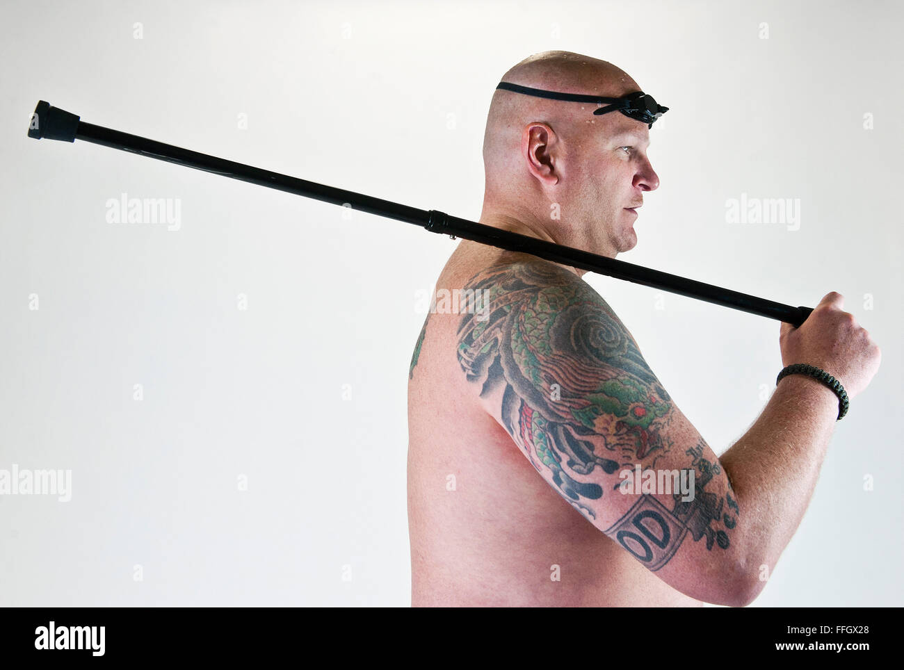 Name: Techn. Sgt. Keith Sekora Alter: 42 Heimatstadt: Baltimore, MD.  Wohnort: Issaquah, Washington  Jahre im Dienst: 16 Schädigung/Behinderung: verletzt Hals von improvisierten Sprengsatz in Afghanistan Sport/Sport: schwimmen, Volleyball, schießen, Radfahren und Rollstuhl Basketball sitzen was Krieger Spiele bedeuten für Sie?  Es bringt mich um andere Krieger Spiele-Athleten und lässt mich wissen, dass meine Behinderung noch normal ist. Ich kann immer noch aktiv sein.   Was motiviert Sie für das Team der Air Force Warrior Spiele ausprobieren? Ich wollte zu schieben Stockfoto