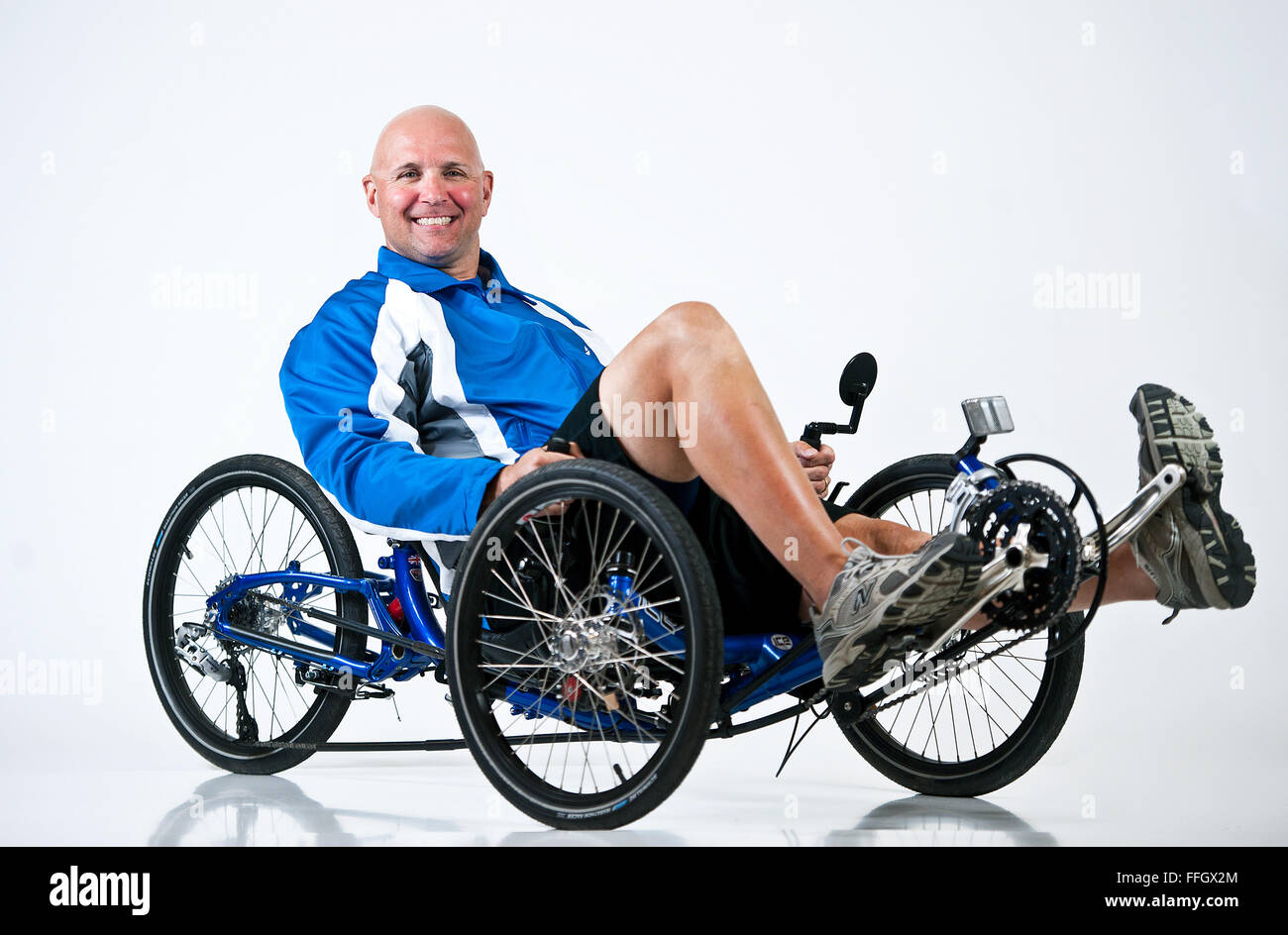 Rad Namen: Damian Orslene Rank als Rentner/getrennt: CMSgt.   Alter: 47-Heimatstadt: Warren, Ohio Aktueller Wohnort: Ocean Springs, Frl. Jahre im Dienst: 28 Schädigung/Behinderung: Schädel-Hirn-Verletzungen, rechts Hüftgelenkersatz, umfangreiche Rückenverletzung, Schulter, Anhörung und Sehverlust. Sport/Sport: Bogenschießen, Radfahren und Rollstuhl-Basketball was bedeutet der Krieger Spiele für Sie persönlich?  Es hat mein Leben gerettet. Ich könnte ein Buch schreiben, auf meinem drei Jahre mit den Krieger spielen. Ich war drei Jahre lang in Krankenhäusern und wurde gesagt, ich würde Stockfoto