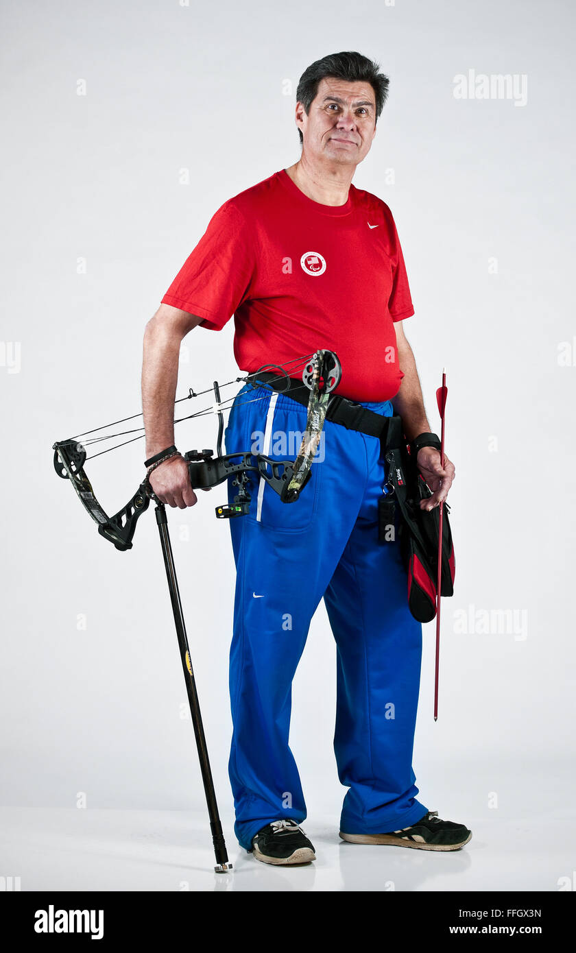 Name: Noel Sepulveda Rang als Rentner/getrennt: Senior Master Sergeant Alter: 62 Heimatstadt: Groveland, Florida  Wohnort: Severn, MD.  Jahre im Dienst: 39 Schädigung/Behinderung: posttraumatische Belastungsstörung, Schädel-Hirn-Verletzungen, Verletzungen des Rückenmarks und Schäden der Rotatorenmanschette.  Sport/Sport: Bogenschießen, schießen und sitzen Volleyball was Krieger Spiele bedeuten für Sie?  Dies ist meine dritte Krieger Spiele. Vor der ersten war ich ziemlich schlecht geht, weil mein Schädel-Hirn-Verletzungen und PTSD war wirklich schlecht. Ich war absolut dabei Stockfoto