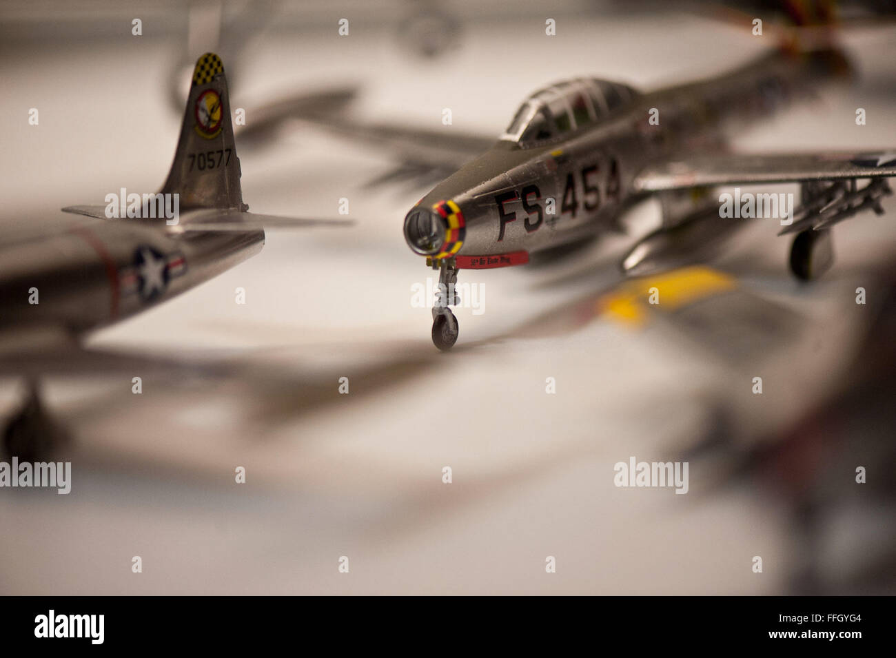 Ein Modell von einer F - 84G FS-454 Four Queens ist auf dem Display an der USAF Airman Heimatmuseum. Das Museum hat eine große Sammlung von Modellflugzeuge der Air Force von einem lokalen Meister Modeler gespendet. Stockfoto