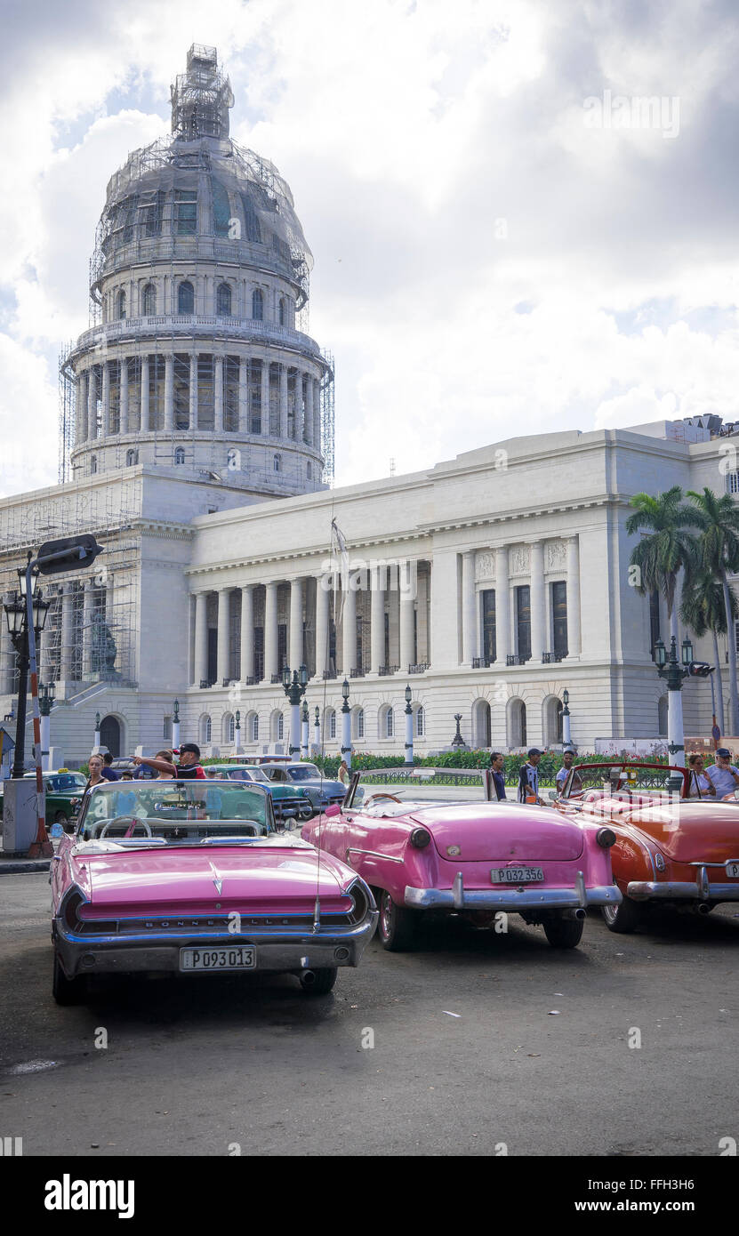 Oldtimer und Havanna-Architektur Stockfoto