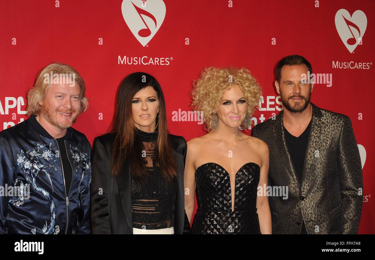 Phillip Sweet, Kimberly Straßen Schlapman, Karen Fairchild, Jimi Westbrook im Ankunftsbereich für MusiCares Person Of The Year Dinner, Los Angeles Convention Center, Los Angeles, CA 13. Februar 2016. Foto von: Elizabeth Goodenough/Everett Collection Stockfoto