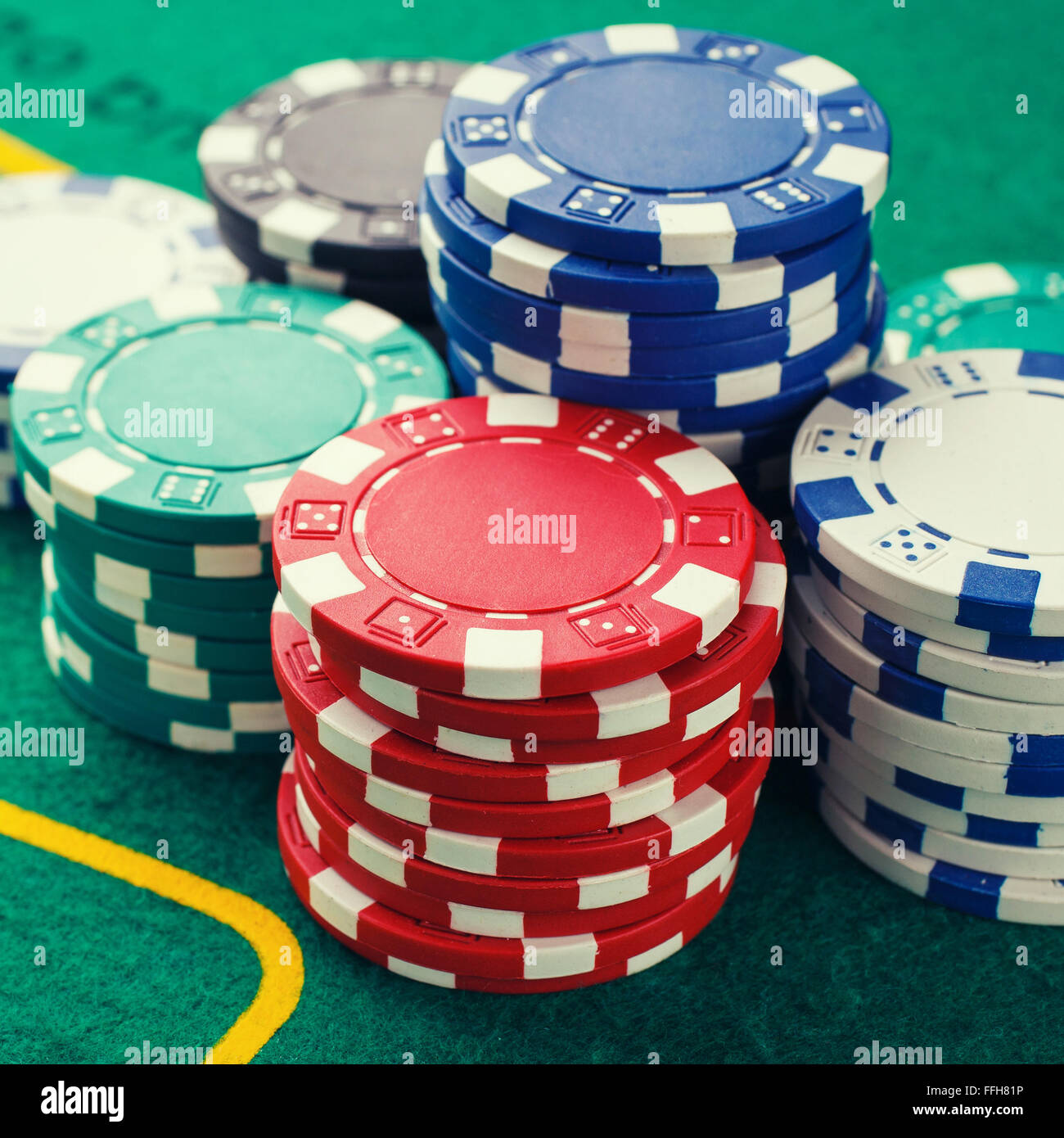 Stapel Chips für Poker-Spiel Stockfoto