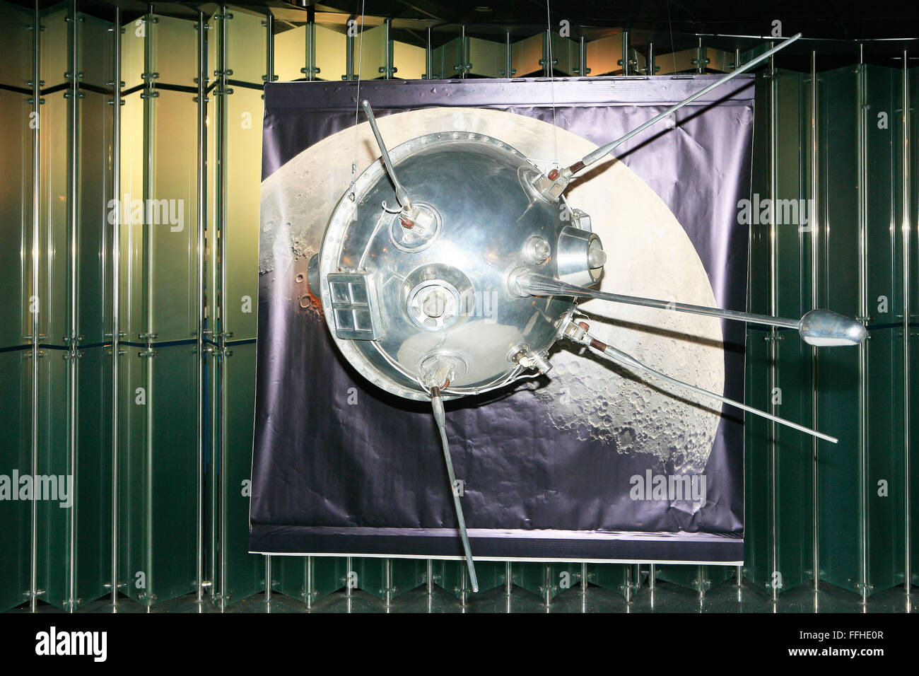 Sputnik 1 (1957) im Kosmonautenmuseum in Moskau, Russland Stockfoto