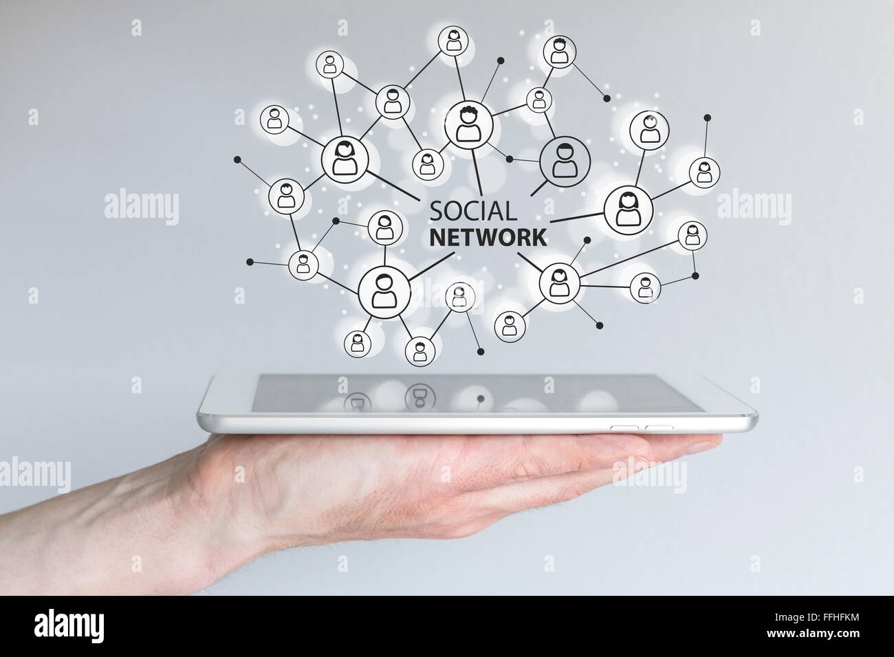 Konzept des sozialen Netzwerks, Freunde, Familien und Mitarbeiter weltweit zu verbinden Stockfoto