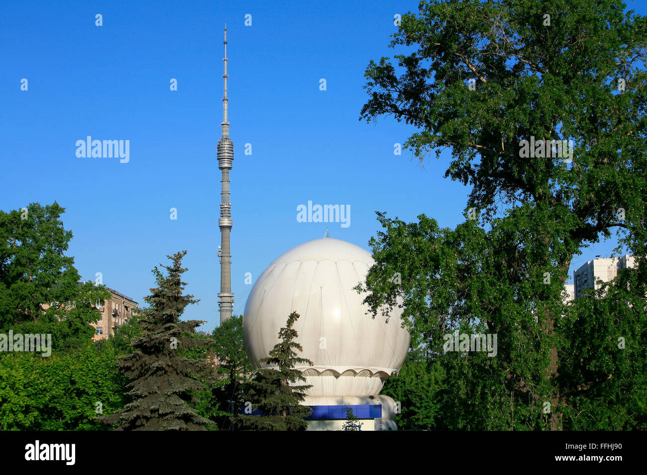 Die 540.1 meter hohen Ostankino-Turm (1967) in Moskau, Russland Stockfoto
