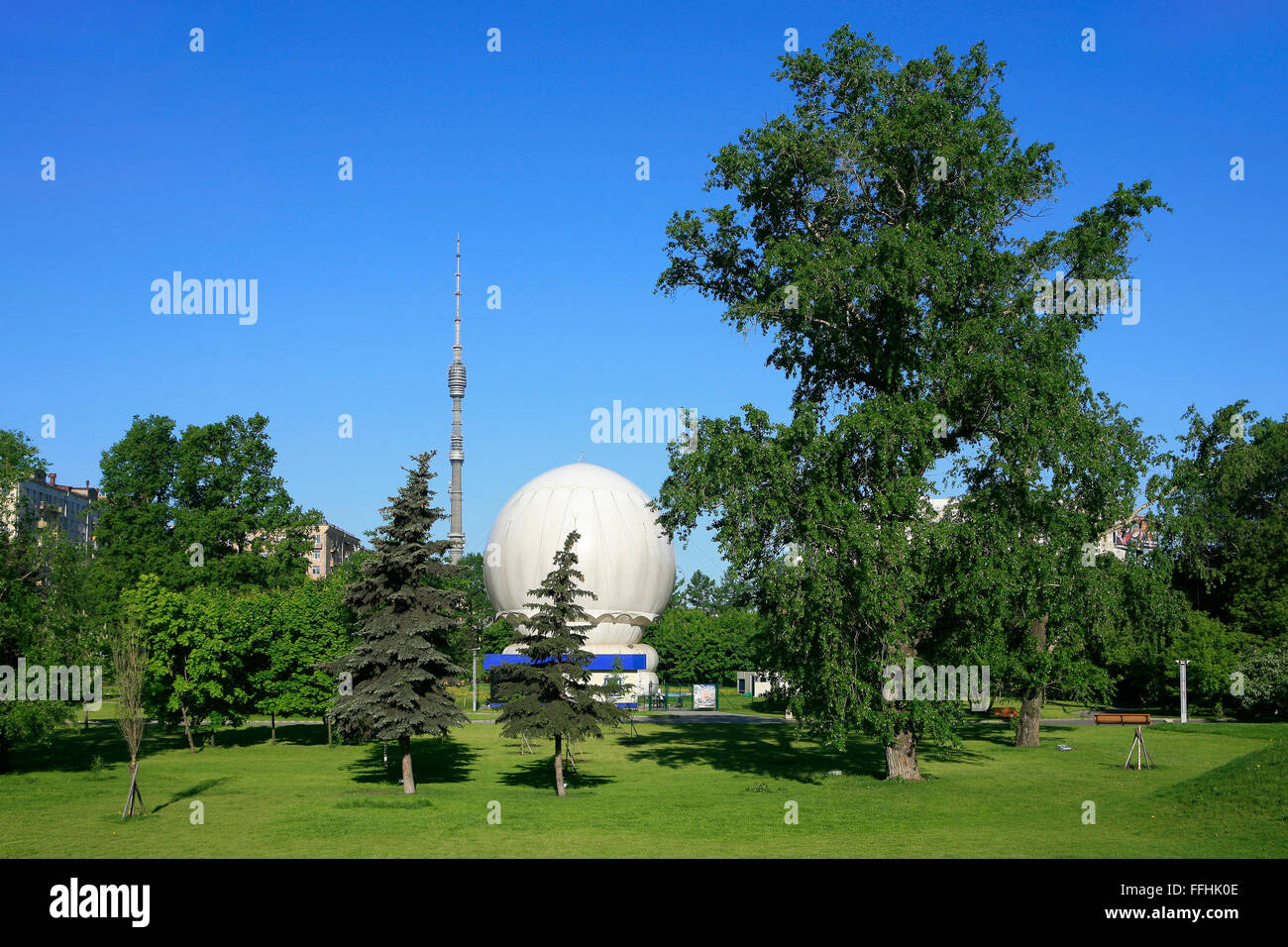 Die 540.1 meter hohen Ostankino-Turm (1967) in Moskau, Russland Stockfoto