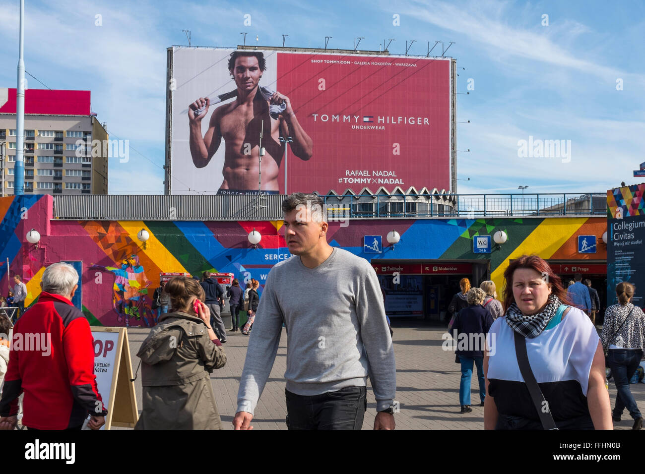 Rafael Nadal auf Tommy Hilfiger Plakatwand in Warschau, Zentralpolen Stockfoto