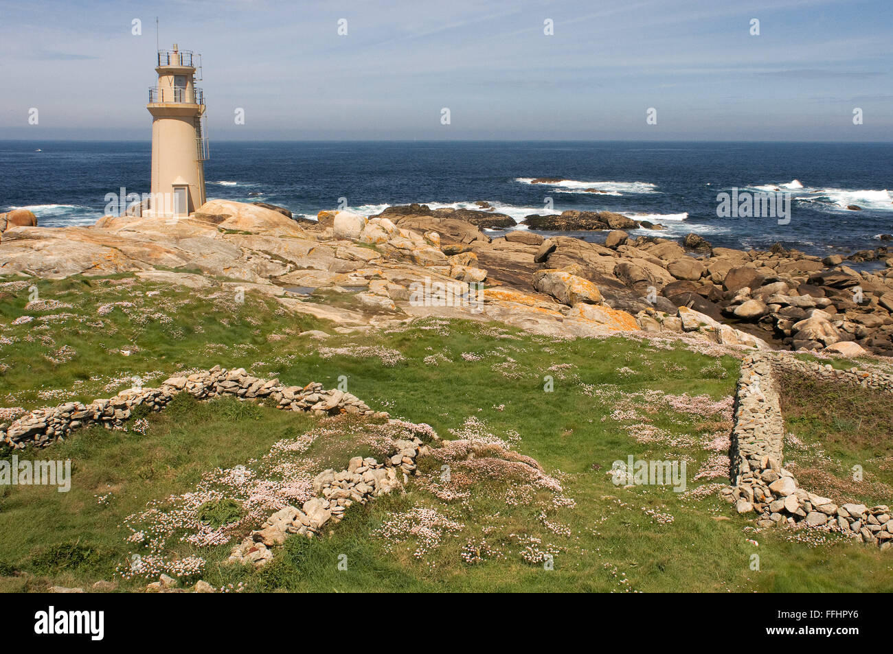 Jakobsweg, Jacobean Route. Muxia Light House, A Coruña. St. James, St. James Weg, St. James Trail, Route der Sa Stockfoto