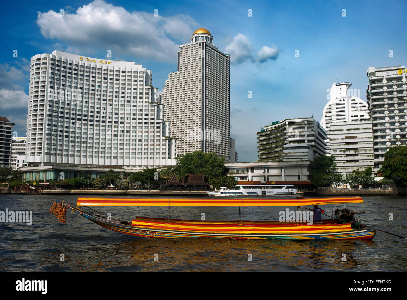 Chao Praya Express Boot Bangkok, Boot, Fähre. Bangkok. Asien.  Shangri La Hotel. Der Fluss Chao Phraya macht eine guter Weg-t Stockfoto