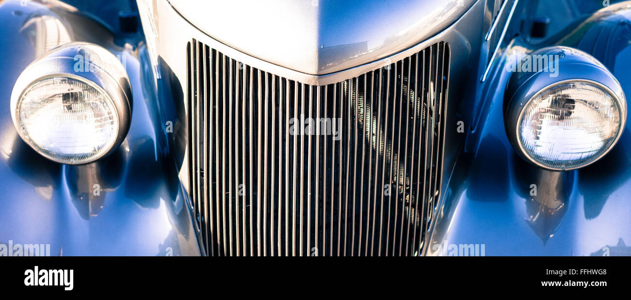 Eine detaillierte Farbe Foto zeigt restaurierte Vintage automoblies Stockfoto