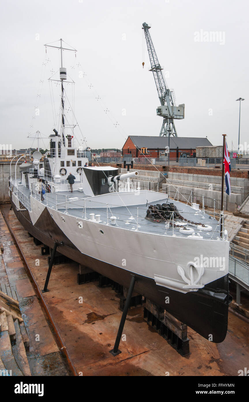 Hms m33 Fotos und Bildmaterial in hoher Auflösung Alamy