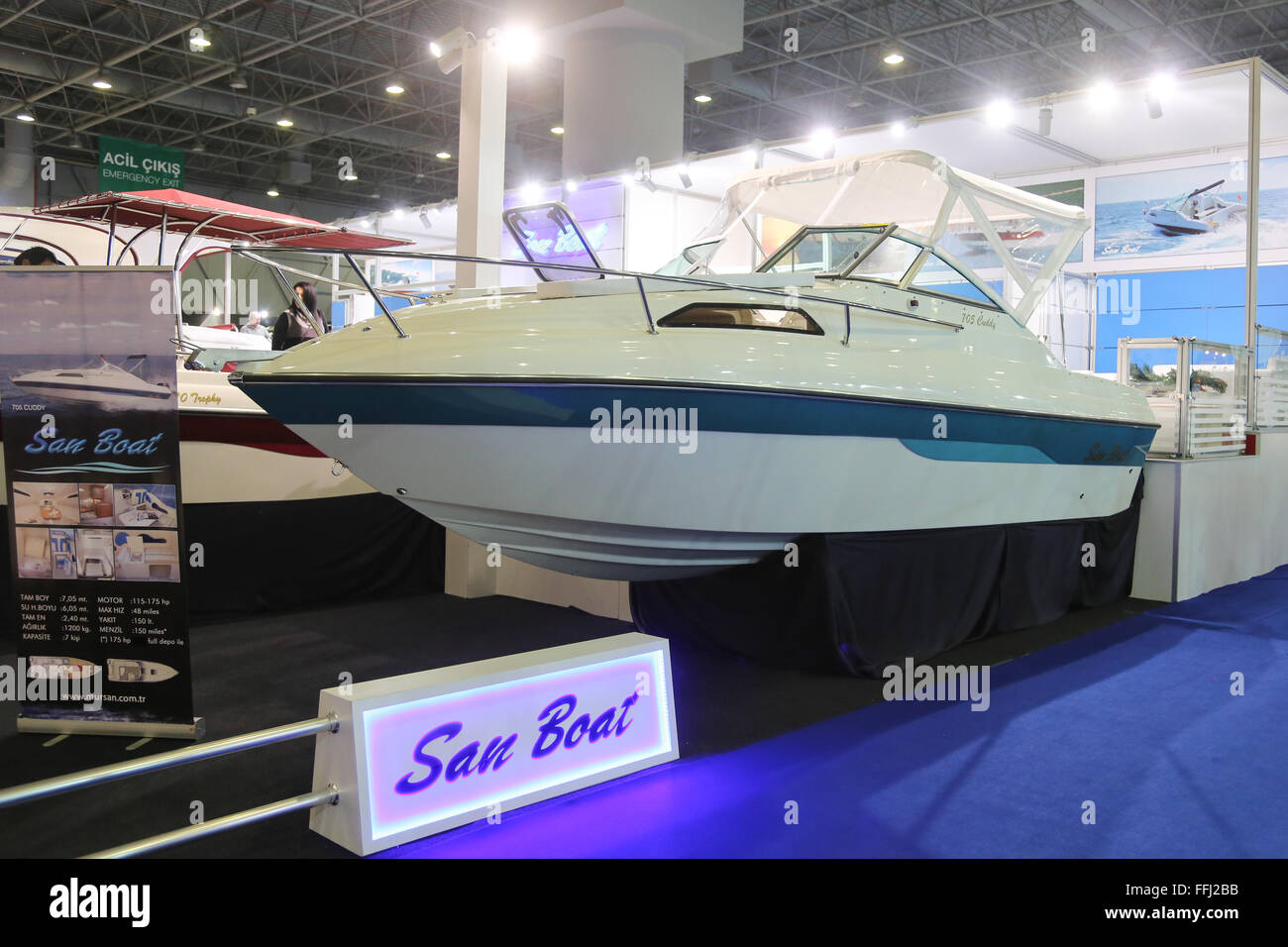 Sonne Boot 705 Cuddy auf 9. CNR Eurasia Boat Show im CNR Expo Center Stockfoto