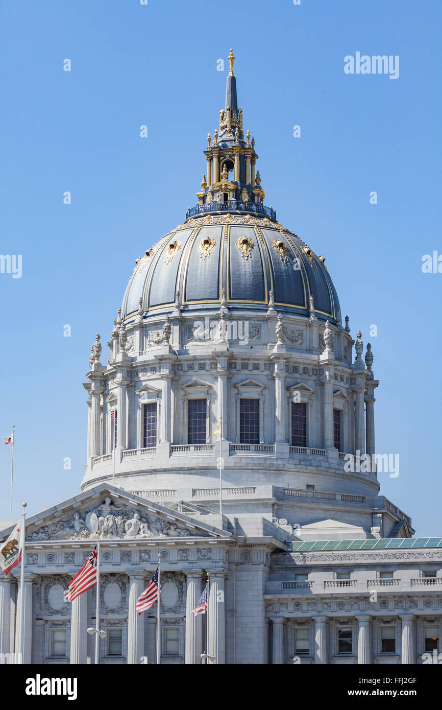 San Francisco City Hall ist Beaux-Arts-Architektur und befindet sich in der Stadt Verwaltungszentrum. Stockfoto