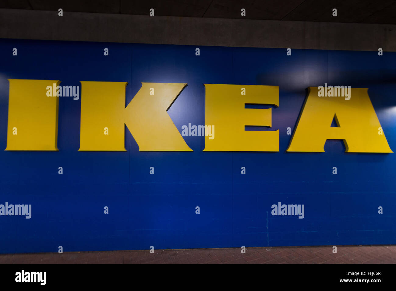 Einen Eingang zu einem IKEA Einrichtungshaus Stockfoto