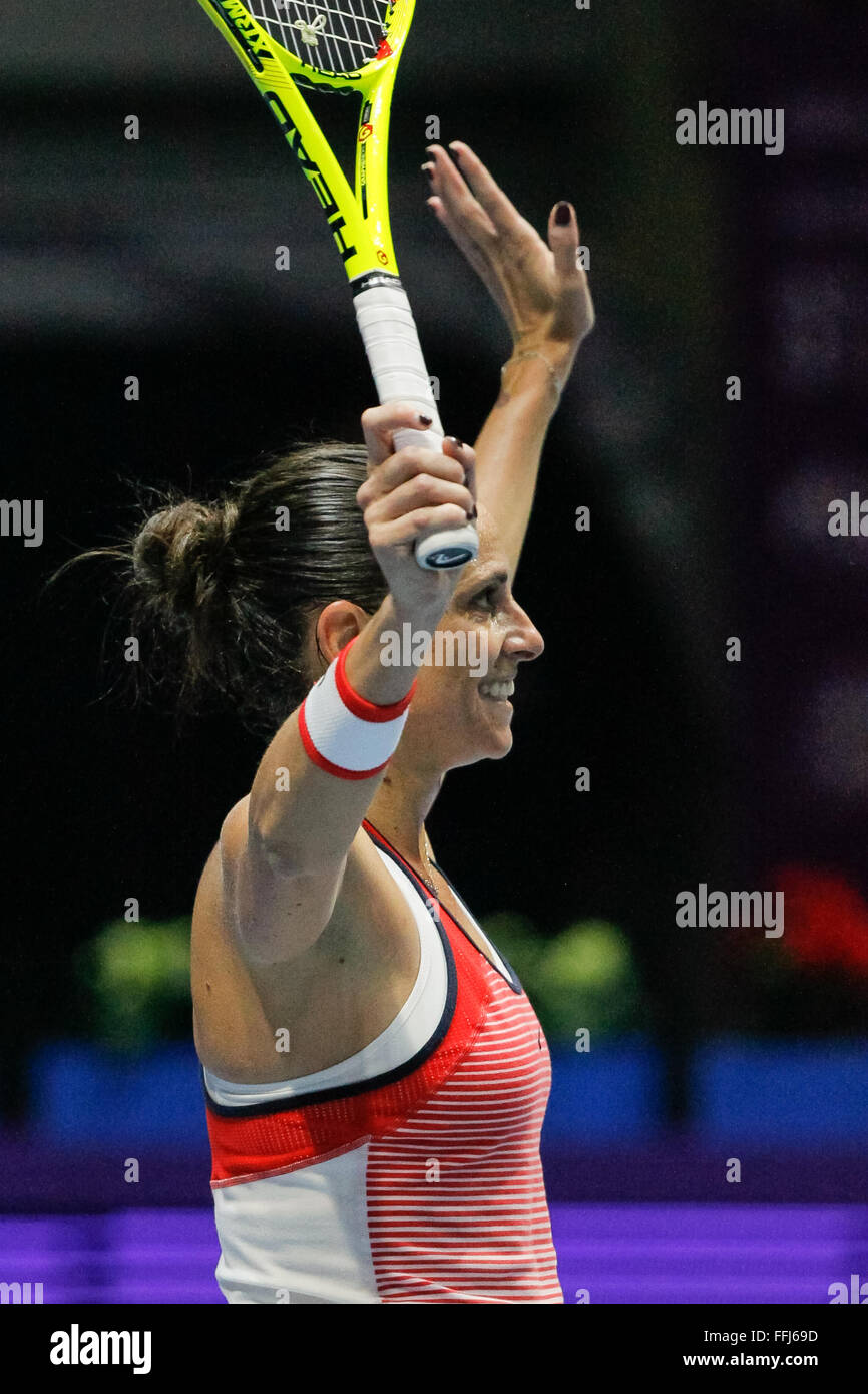 St. Petersburg, Russland. 14. Februar 2016. Roberta Vinci Italiens feiert ihr WTA St. Petersburg Ladies Trophy Endspiel gegen Belinda Bencic der Schweiz. Bildnachweis: Mikhail Kireev/Alamy Live-Nachrichten Stockfoto