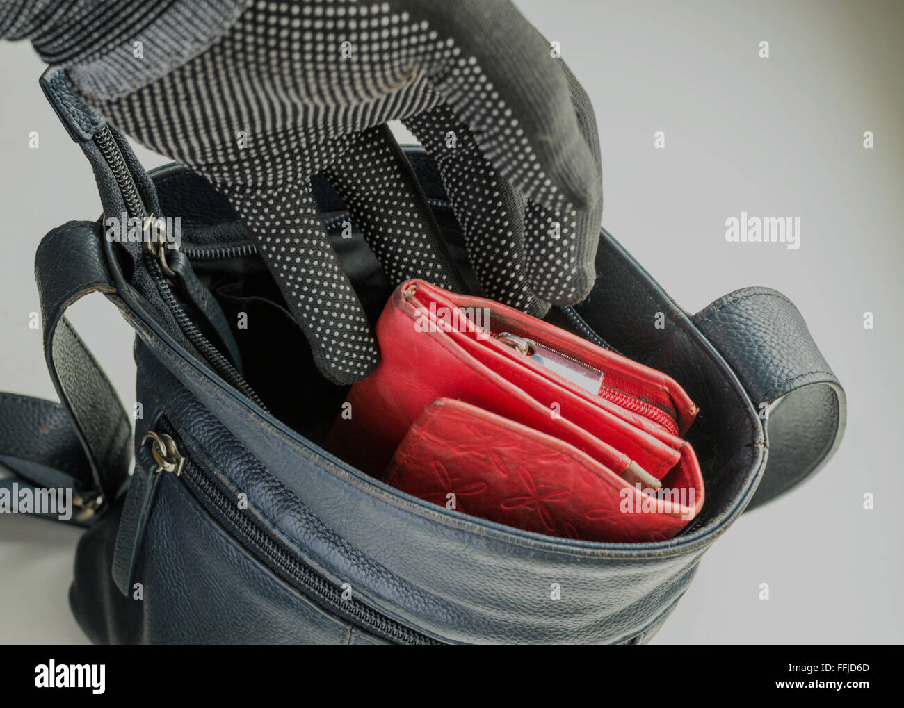 Diebstahl Verbrechen Oder Vergehen Ein Verbrechen Begehen Stockfotos und -bilder Kaufen - Alamy