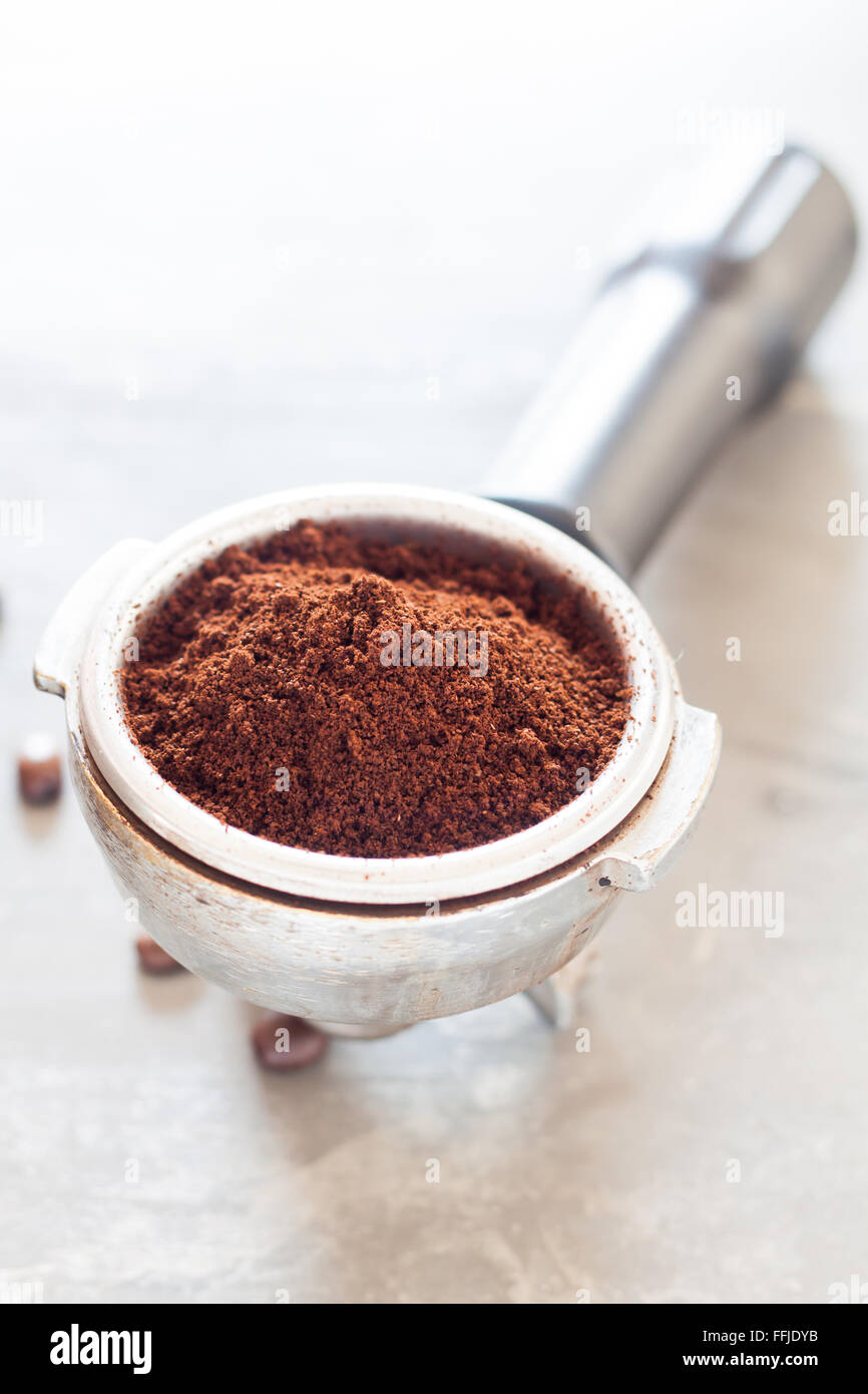 Kaffee zu mahlen in Gruppe mit Kaffeebohnen, Fotoarchiv Stockfoto