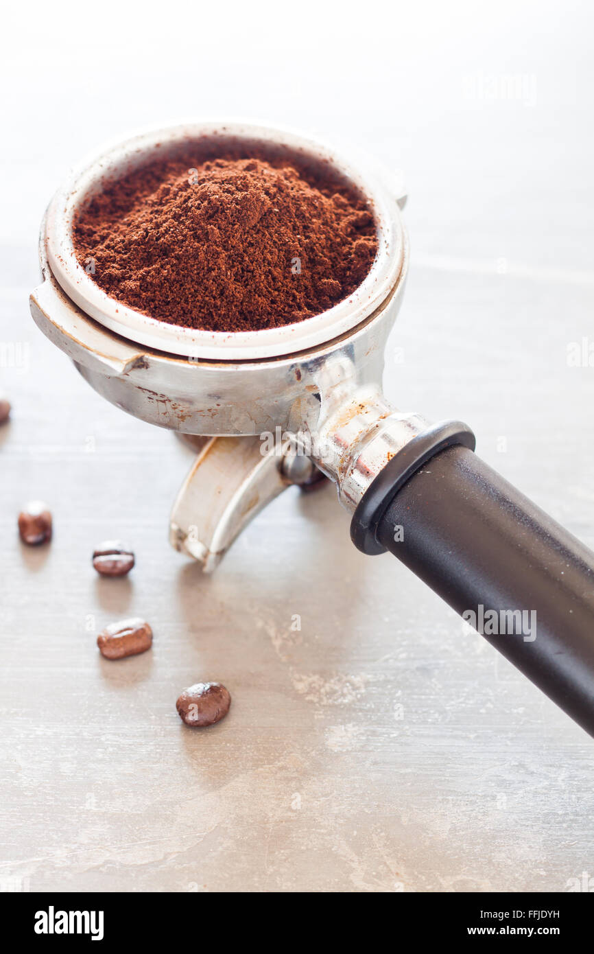 Kaffee zu mahlen in Gruppe mit Kaffeebohnen, Fotoarchiv Stockfoto