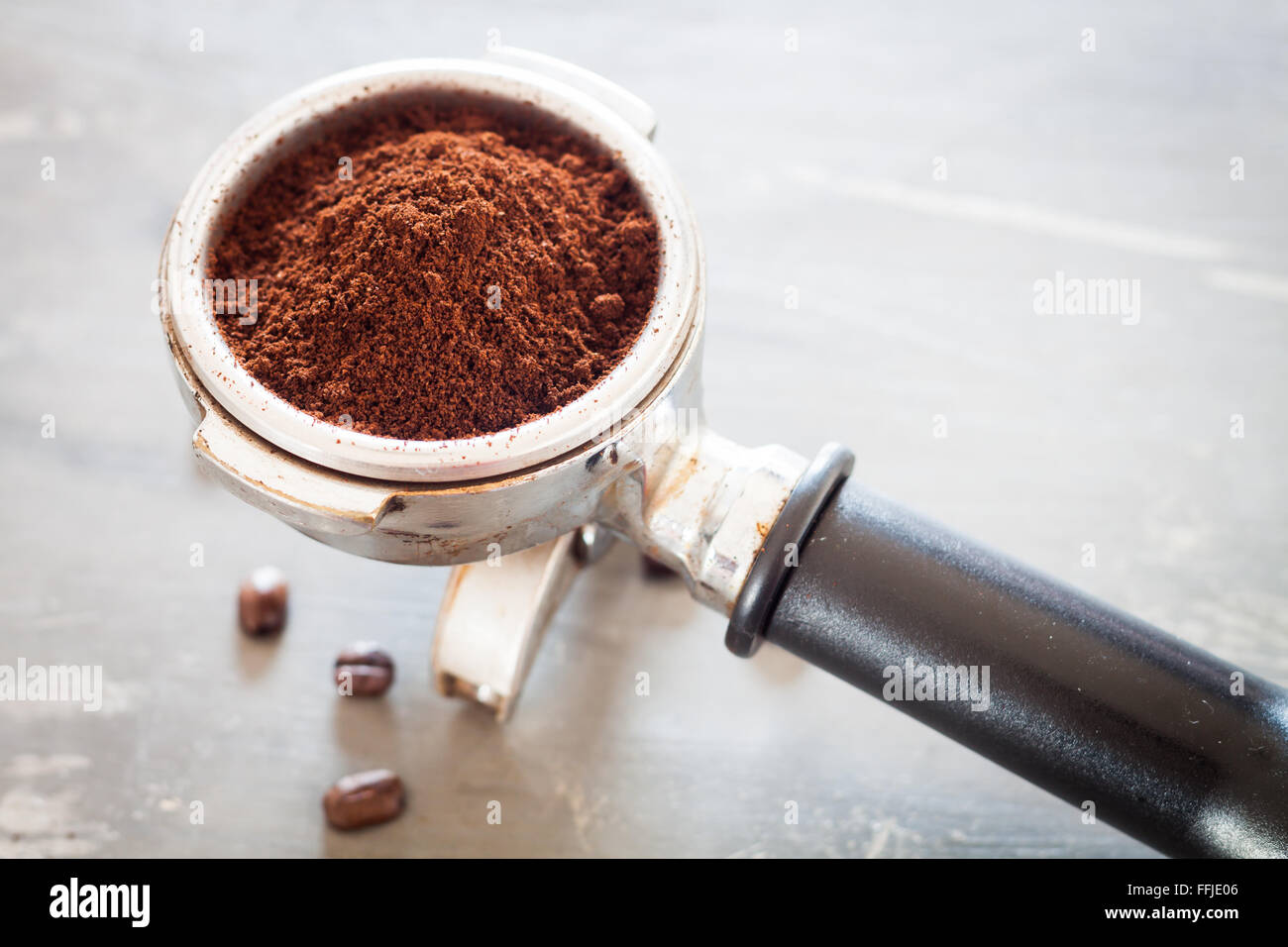 Kaffee zu mahlen in Gruppe mit Kaffeebohnen, Fotoarchiv Stockfoto
