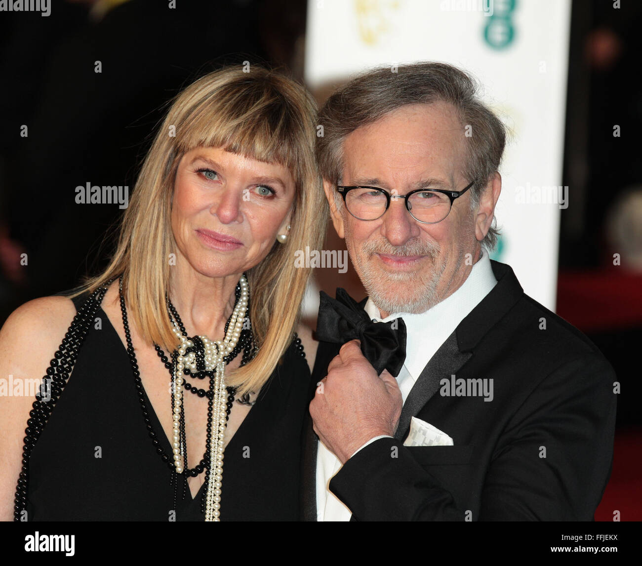 LONDON - 14. Februar 2016: Steven Spielberg und Kate Capshaw EE Bafta British Academy Film Awards am Königlichen Oper Haus zu besuchen Stockfoto