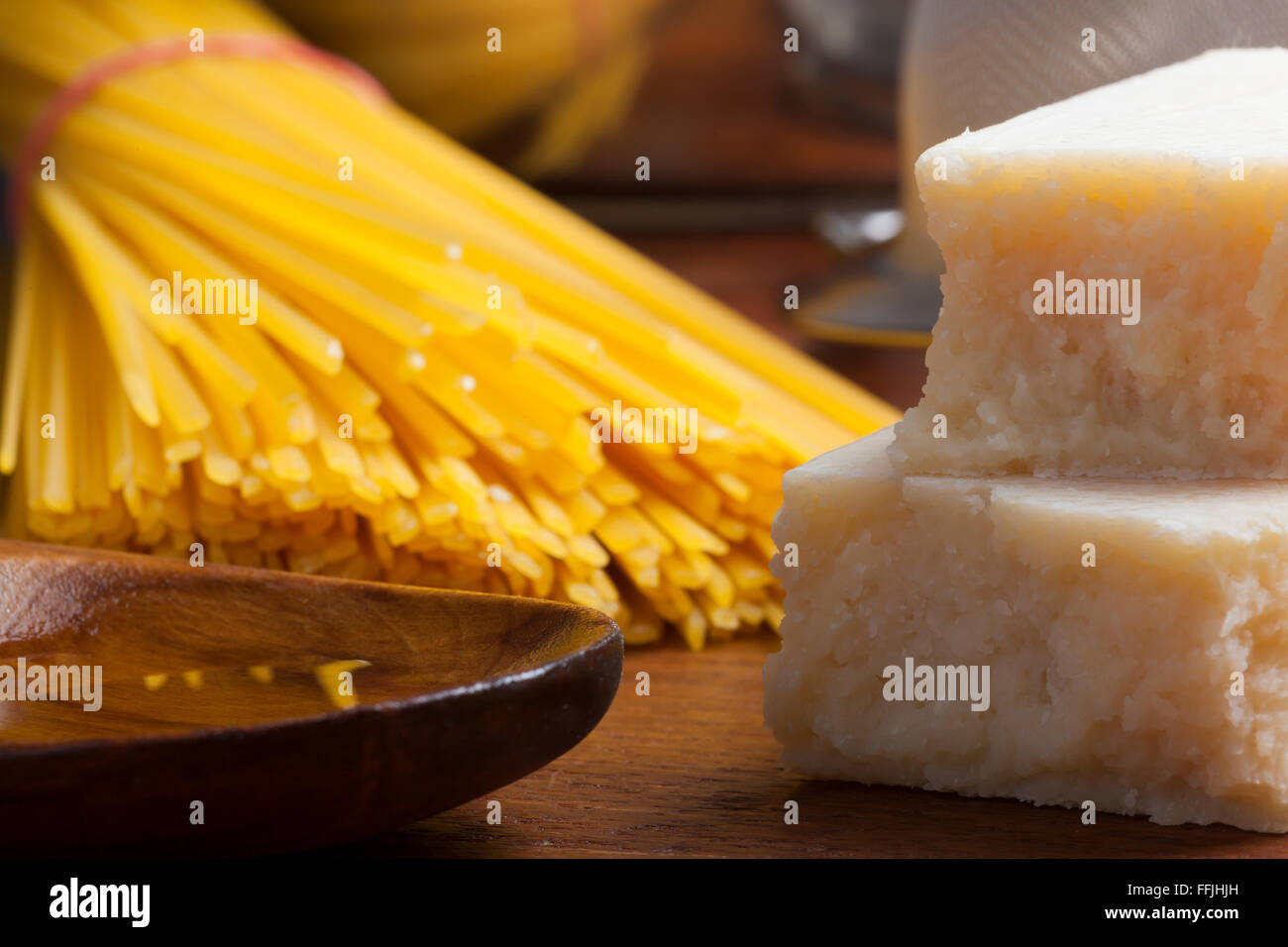 italienisches Essen verschiedene Arten von Pasta wie Spaghetti-Parmesan-Käse Stockfoto