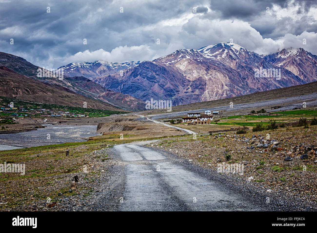 Straße im Himalaya Stockfoto