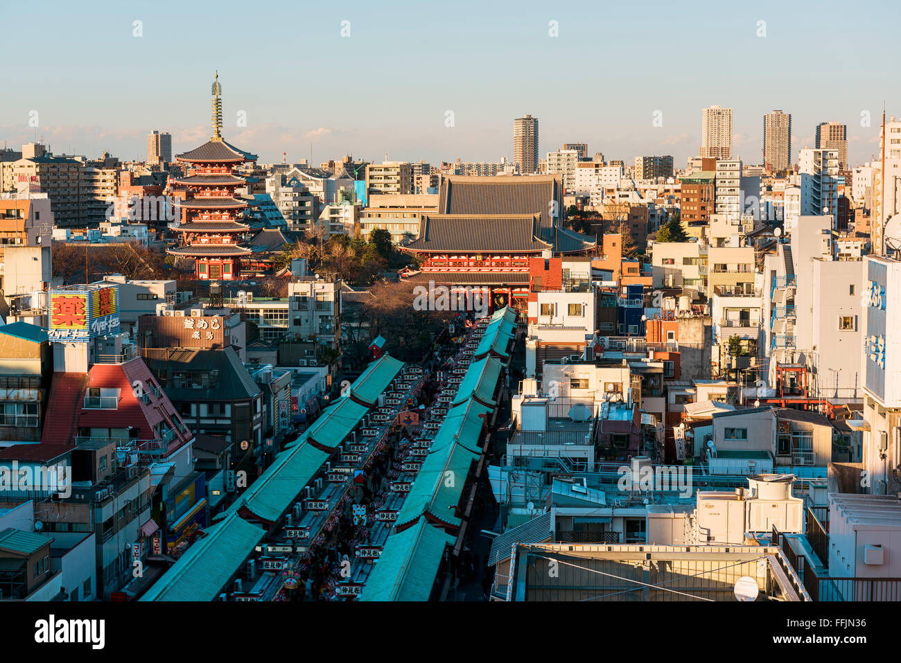 Tokyo Japan - 19. Januar 2016: Aeriel Ansicht der Sensoji-Tempel in Tokio. Sensoji Tempel ist eines der wichtigsten touristischen Attraktion Stockfoto
