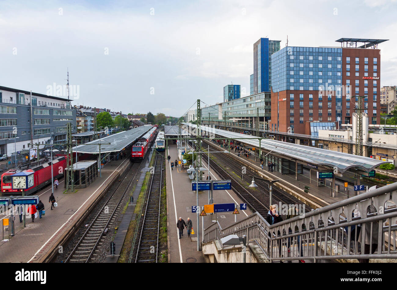 Freiburg Hauptbahnhof Bahnhof, Freiburg Im Breisgau, Deutschland ...